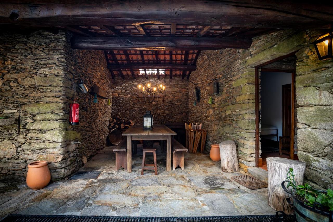 Maison d'hôtes Quinta De Mouraes - Casa Do Xisto à Lever Extérieur photo
