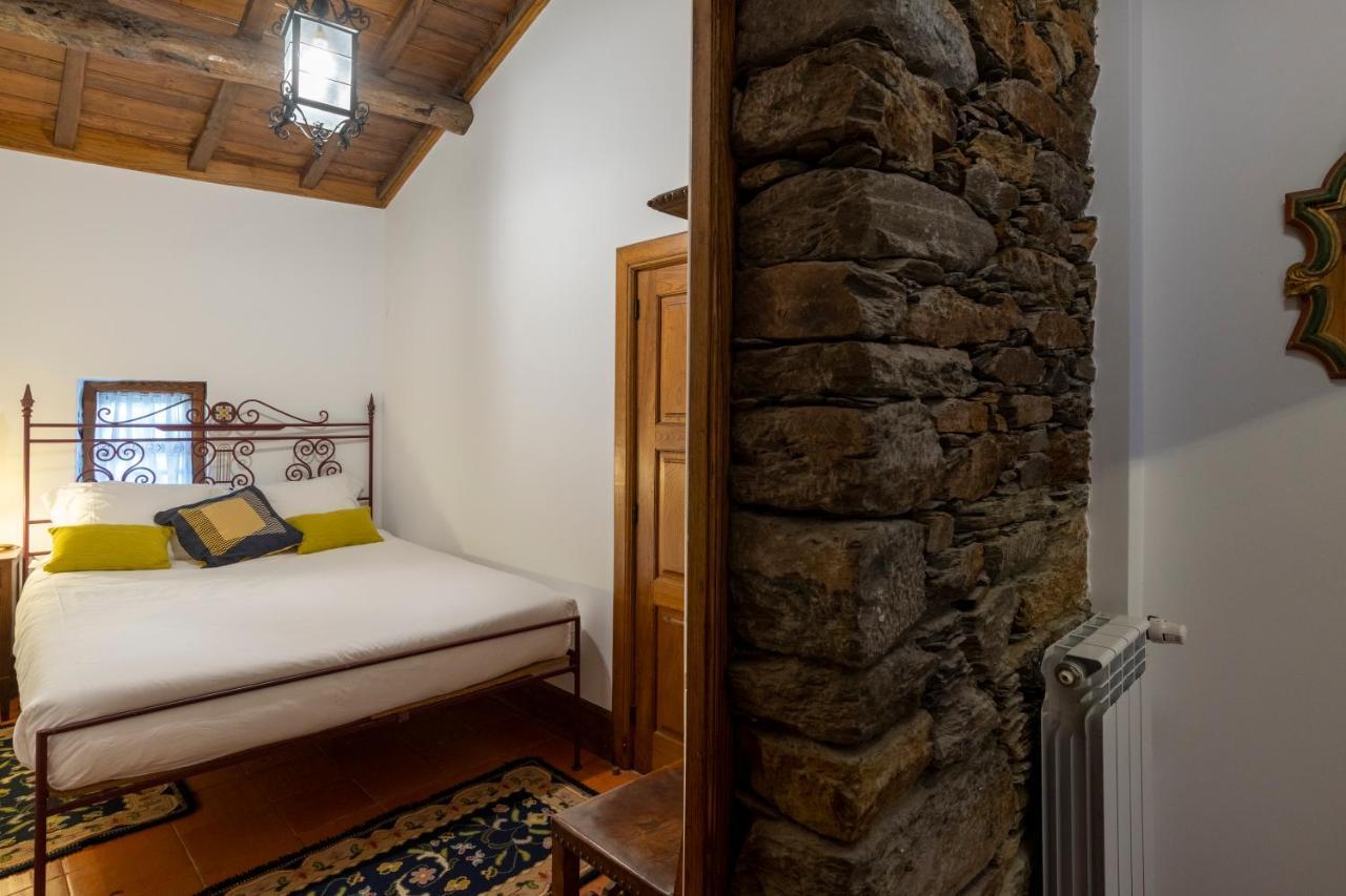Maison d'hôtes Quinta De Mouraes - Casa Do Xisto à Lever Extérieur photo