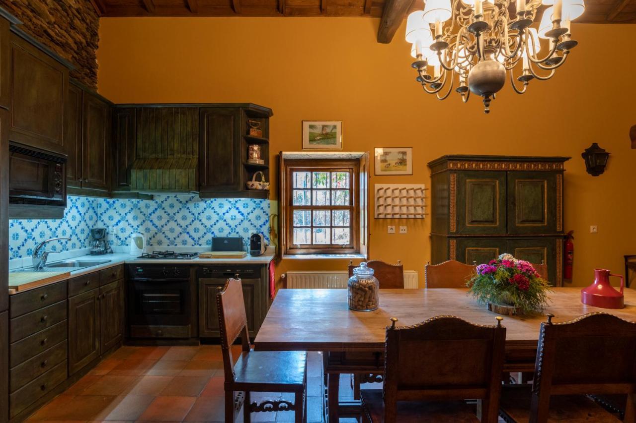 Maison d'hôtes Quinta De Mouraes - Casa Do Xisto à Lever Extérieur photo